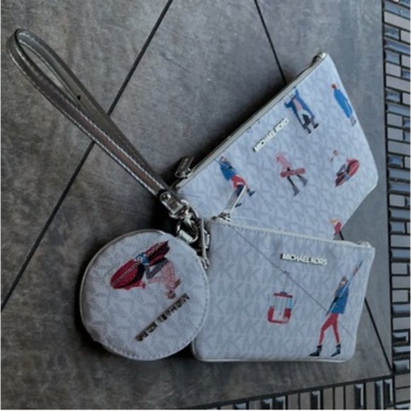 Michael Kors Jet Set Girls Wristlet Trio - Picture 3 of 16